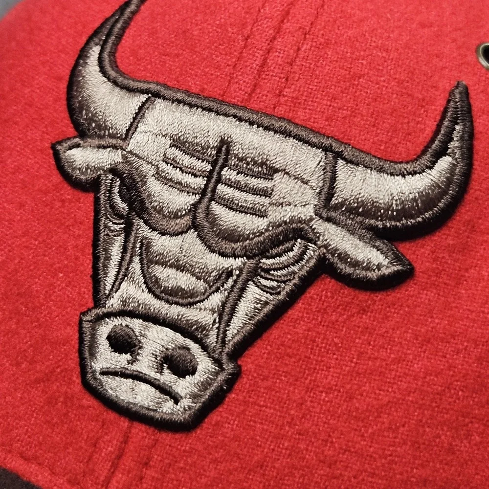 Chicago Bulls Hat Mitchell‎ Ness Red Brown Wool Faux Suede Strapback Cap Fanwear